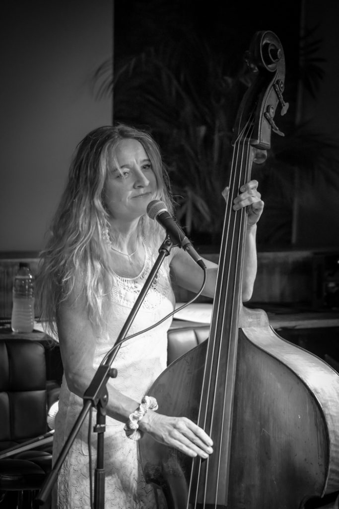 Nicola Farnon - Daisy Daisy